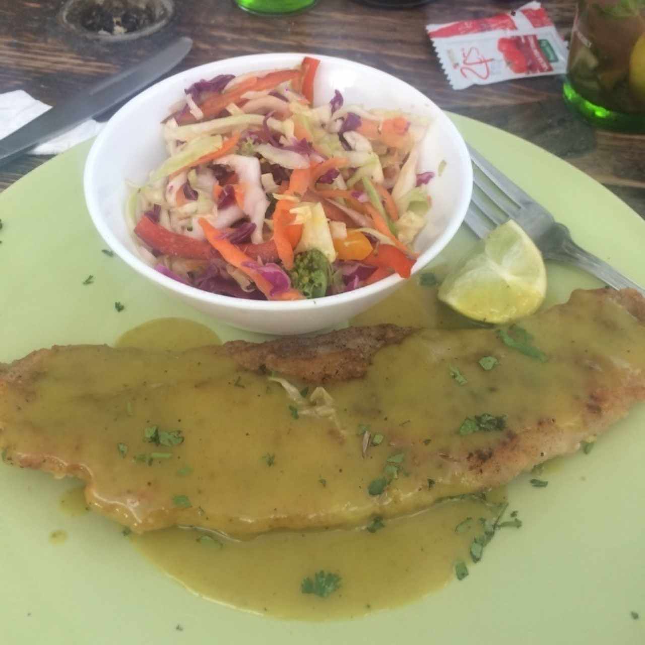 Filete de pescado en salsa de curry y coco