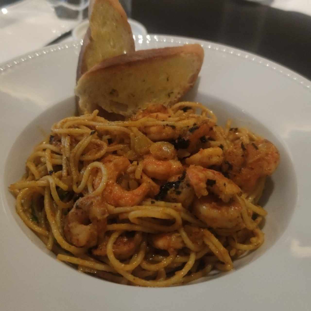 camarones a la diabla con spaguettis