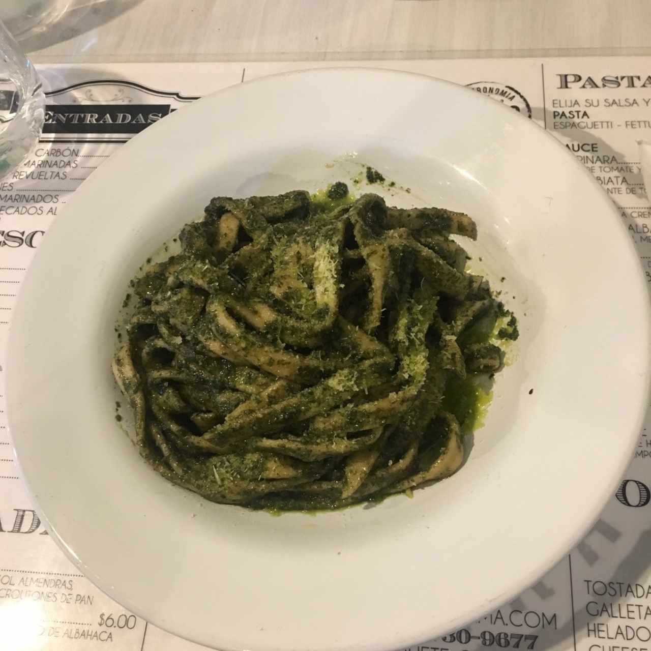 Fetuccini de Pesto de Albahaca