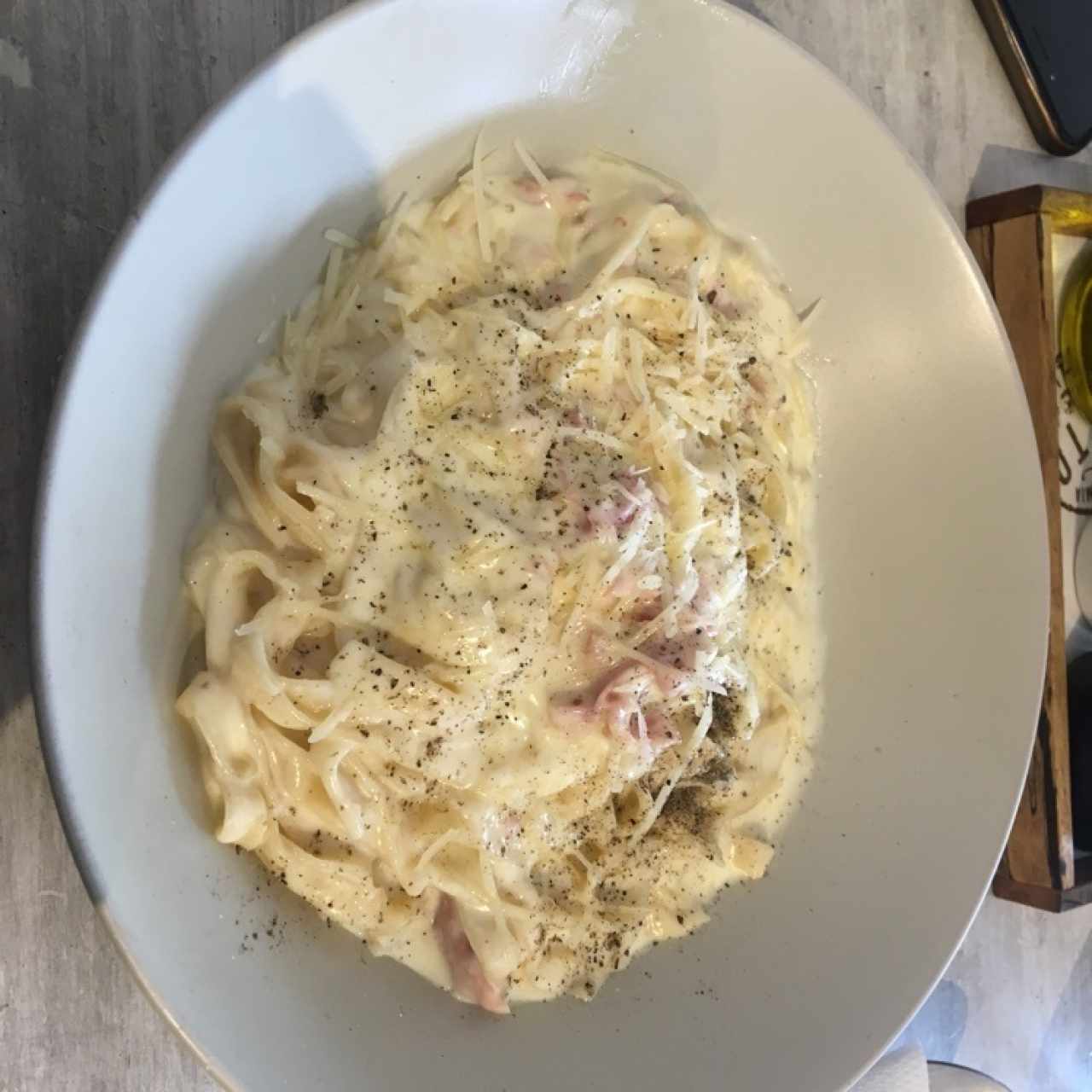 fetuccini en salsa alfredo y jamon 