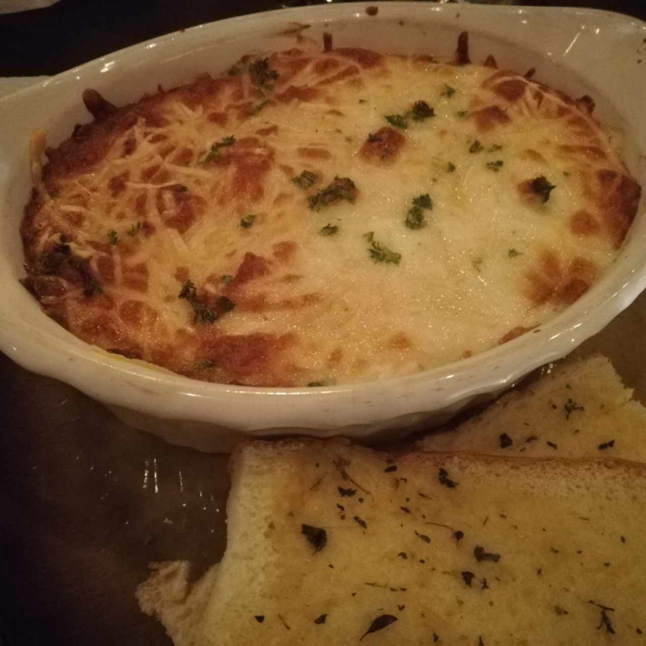 Lasaña gratinada de pollo