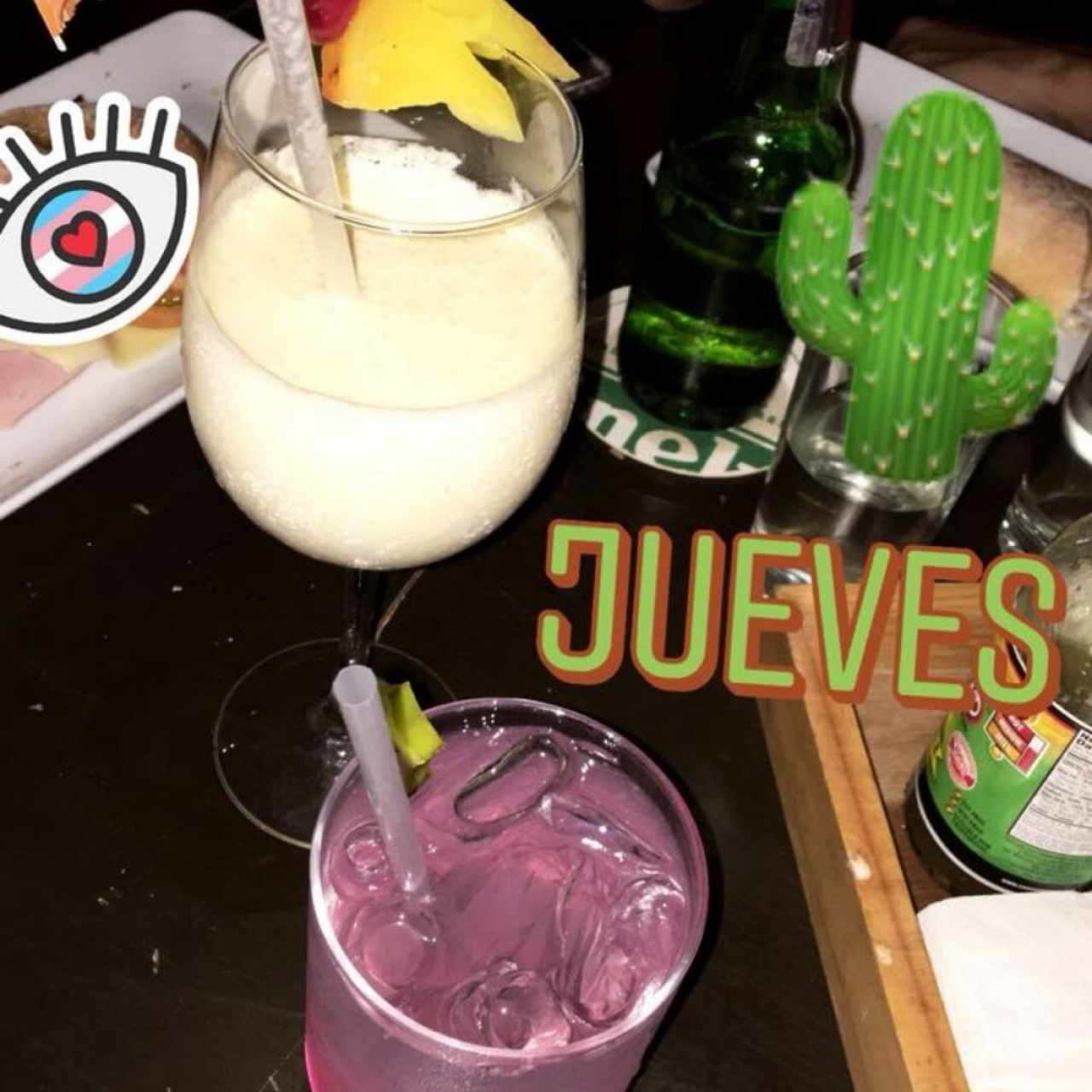 Piña Colada + trago de la casa + cerveza Panamá