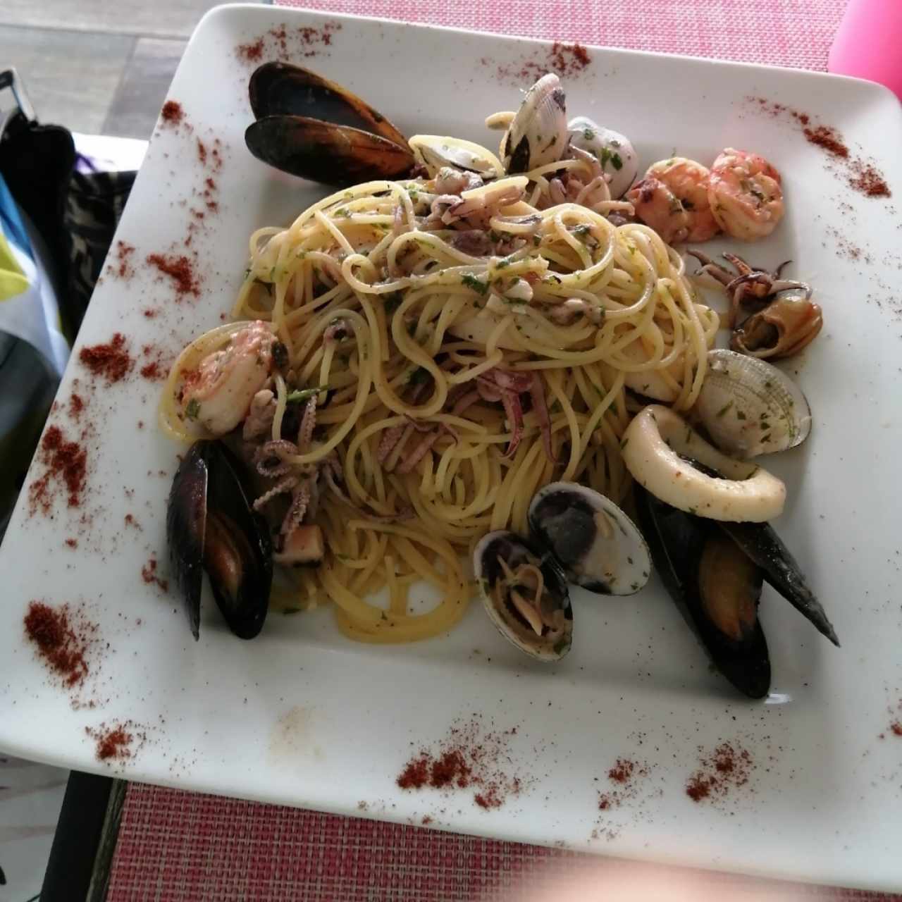 Spaguetti frutti di mare al óleo 