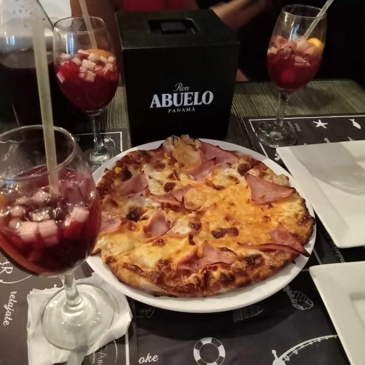 Pizza y sangria