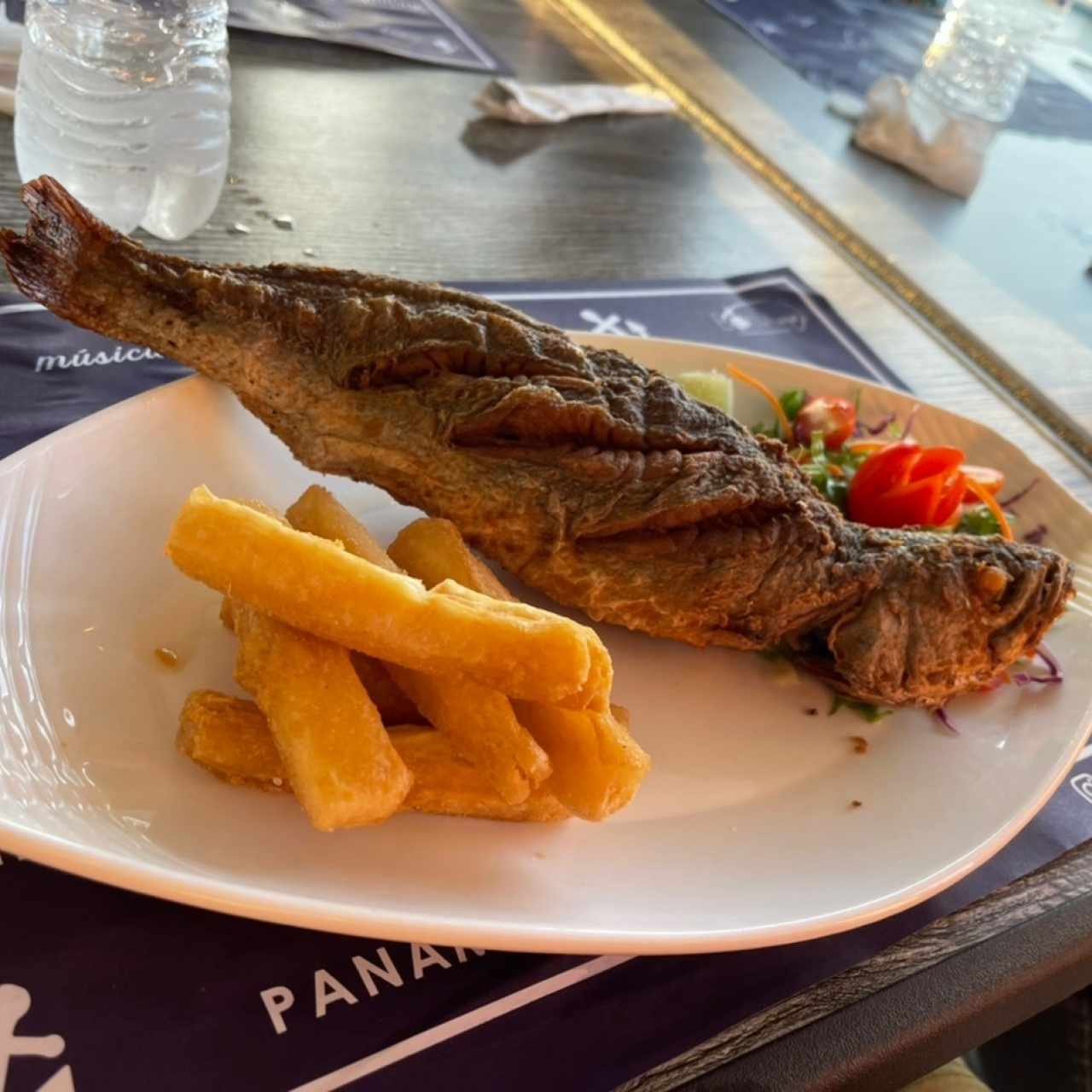 Pescado Frito con yuca