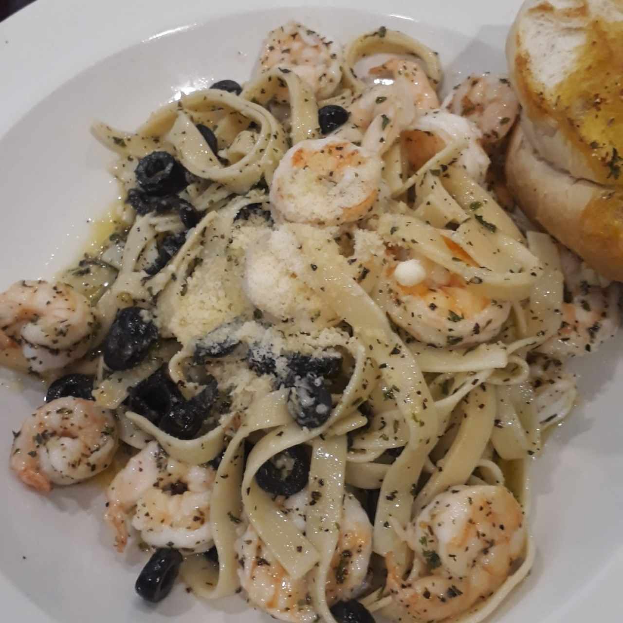 fettuchini con camarones