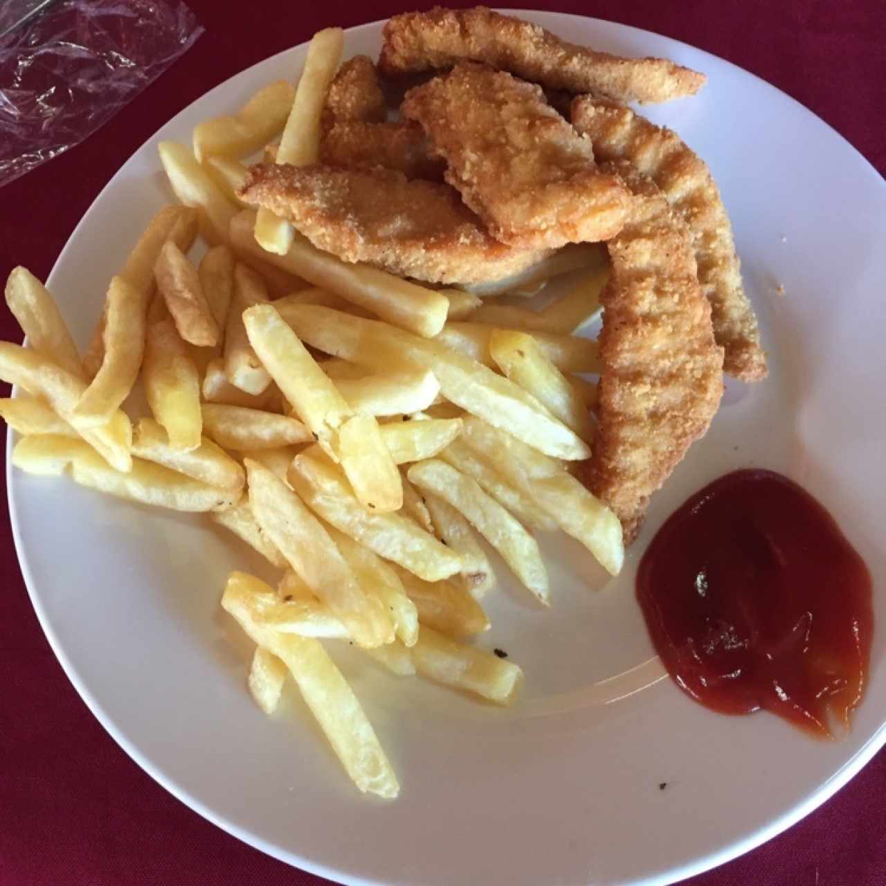 deditos de pollo con papas fritas