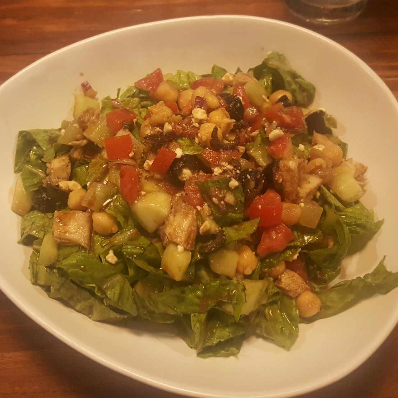 Ensalada con garbanzos y pollo