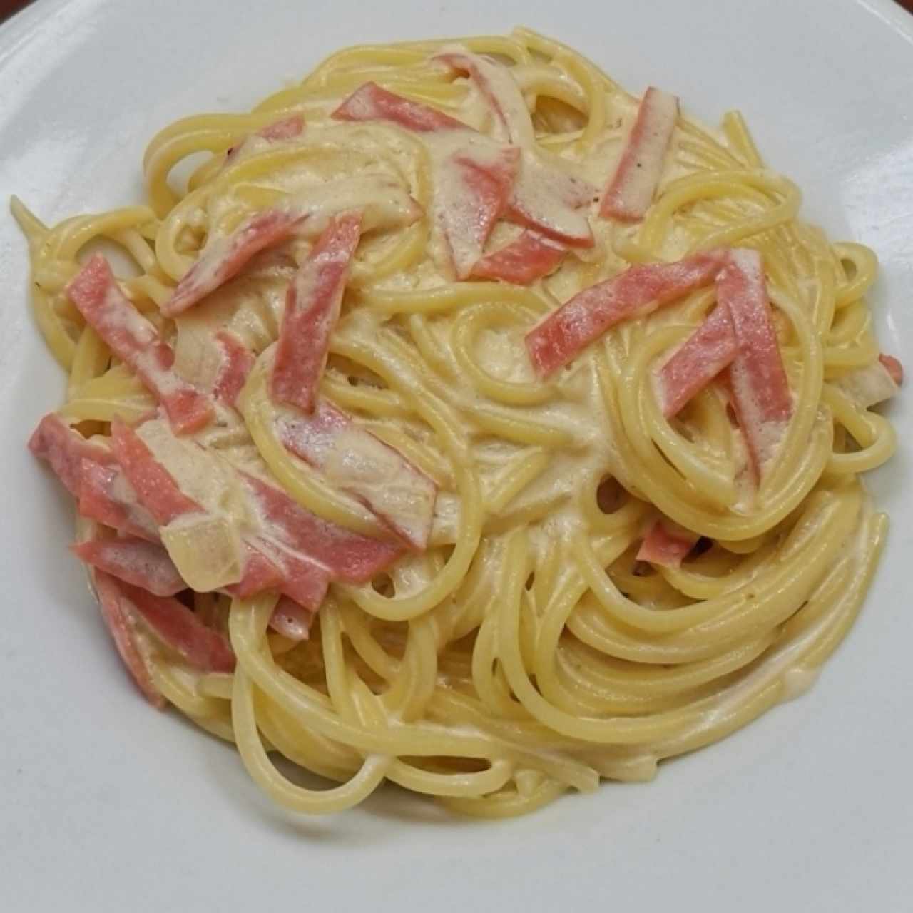 Pasta Alfredo con jamón