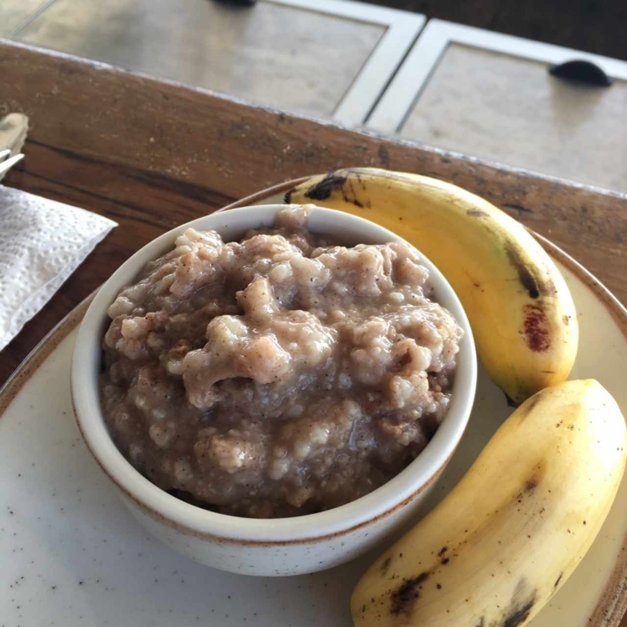 avena y banana (desayuno continental)