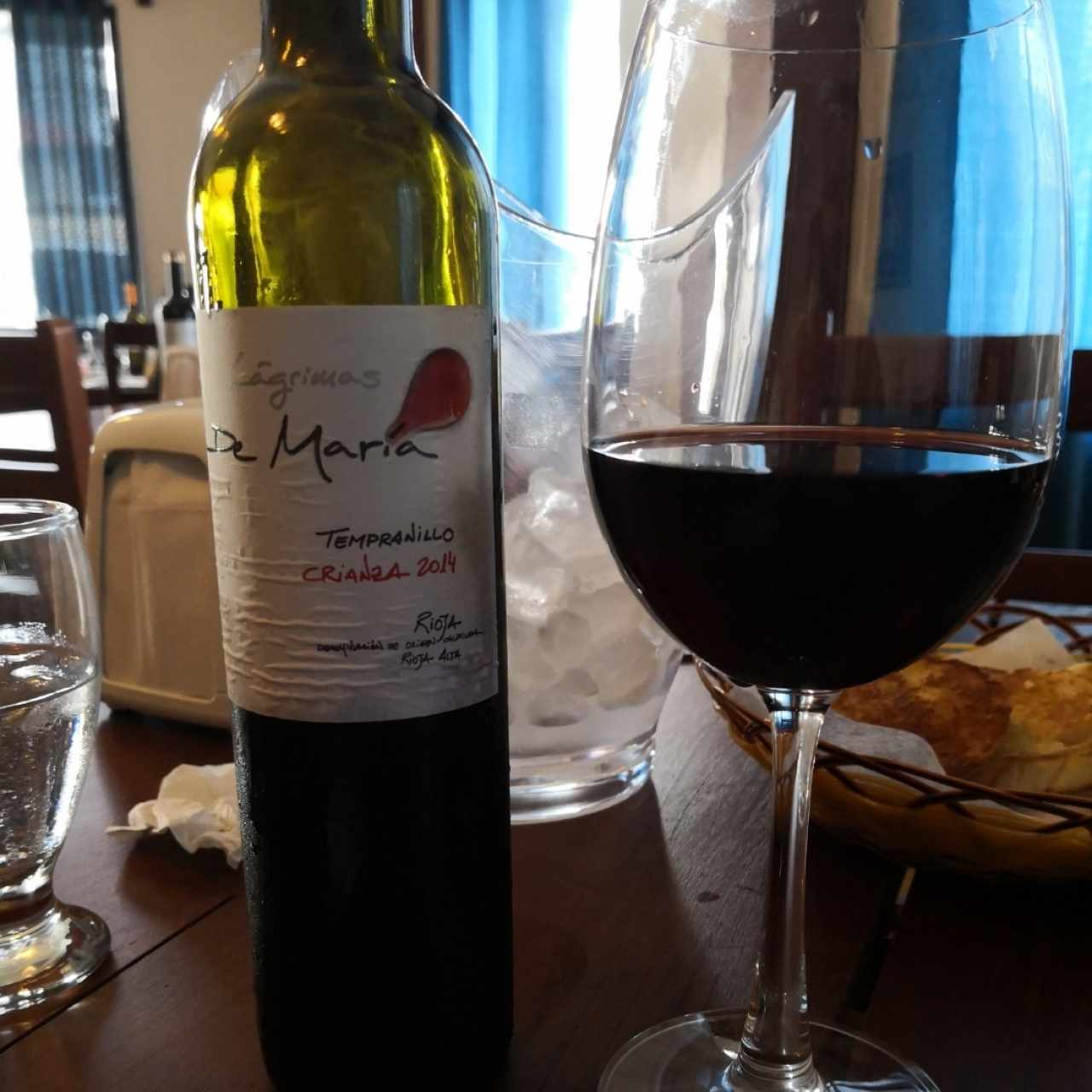 selección de vinos Rioja, lágrimas de María, Crianza 2014