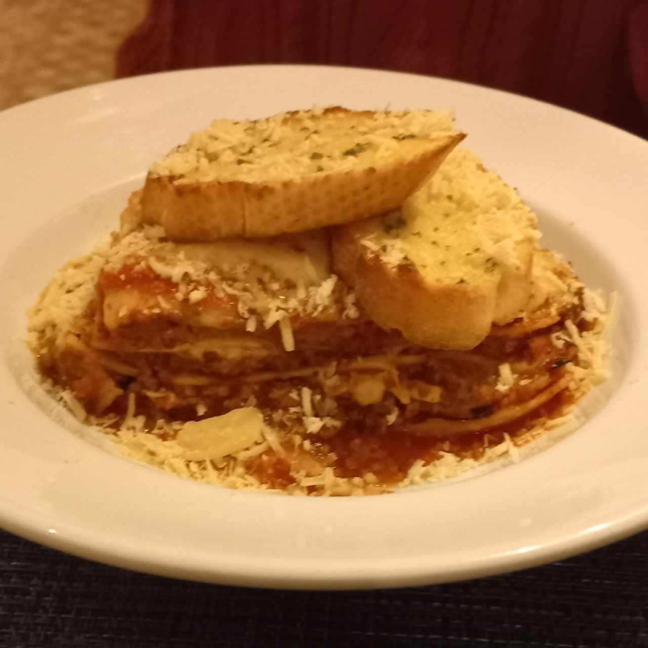 lasagña con pan de ajo