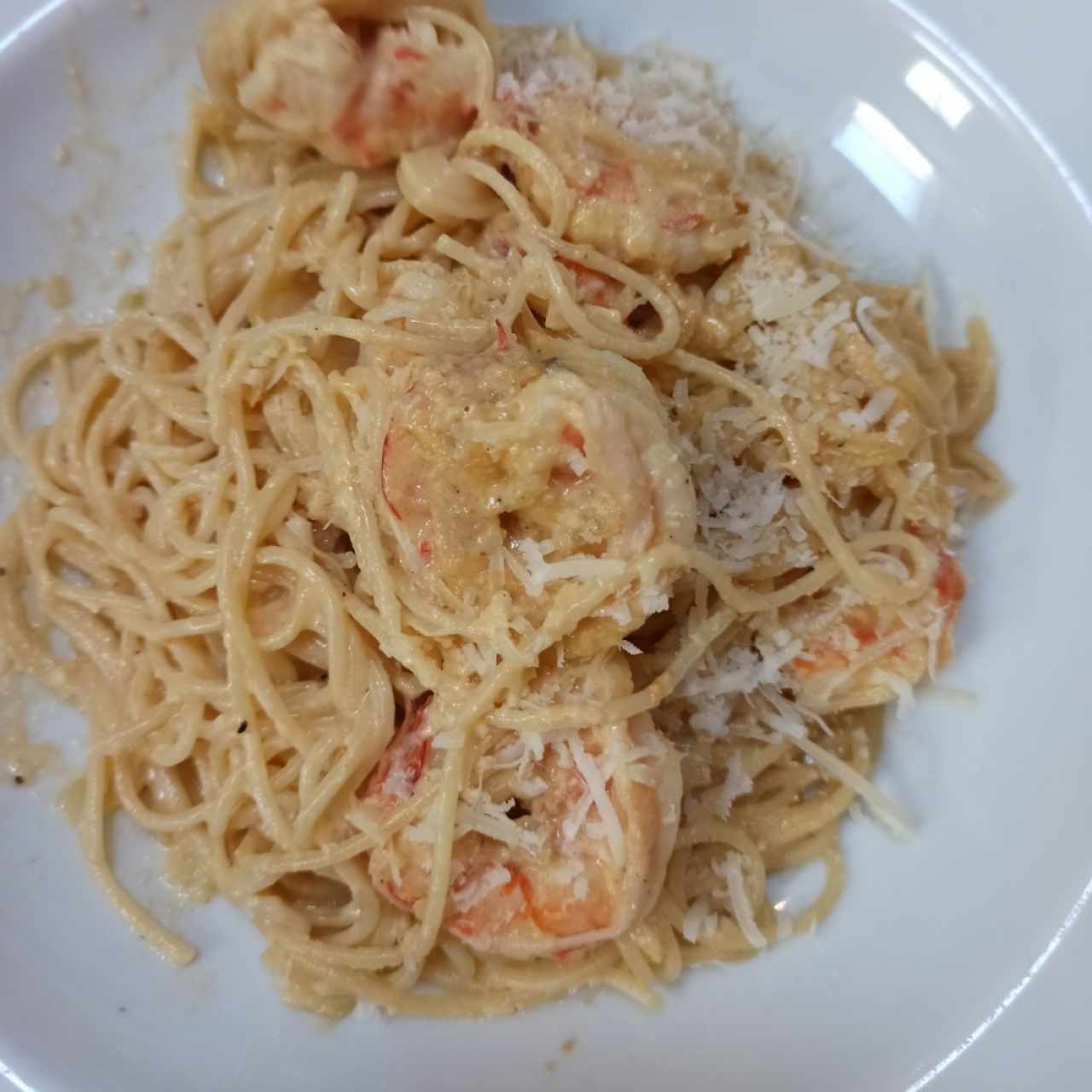 spaghettis con camarones