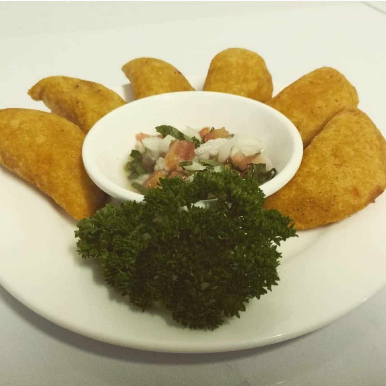 Empanaditas de maiz de pollo o carne entrada