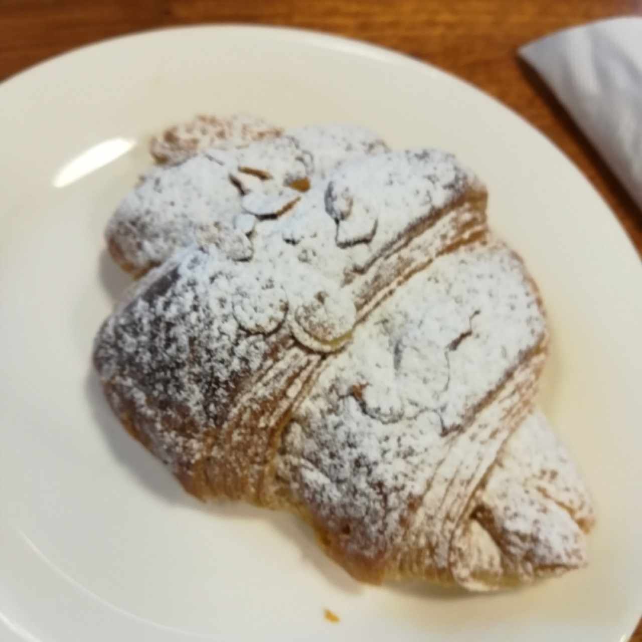 croissant con almendras