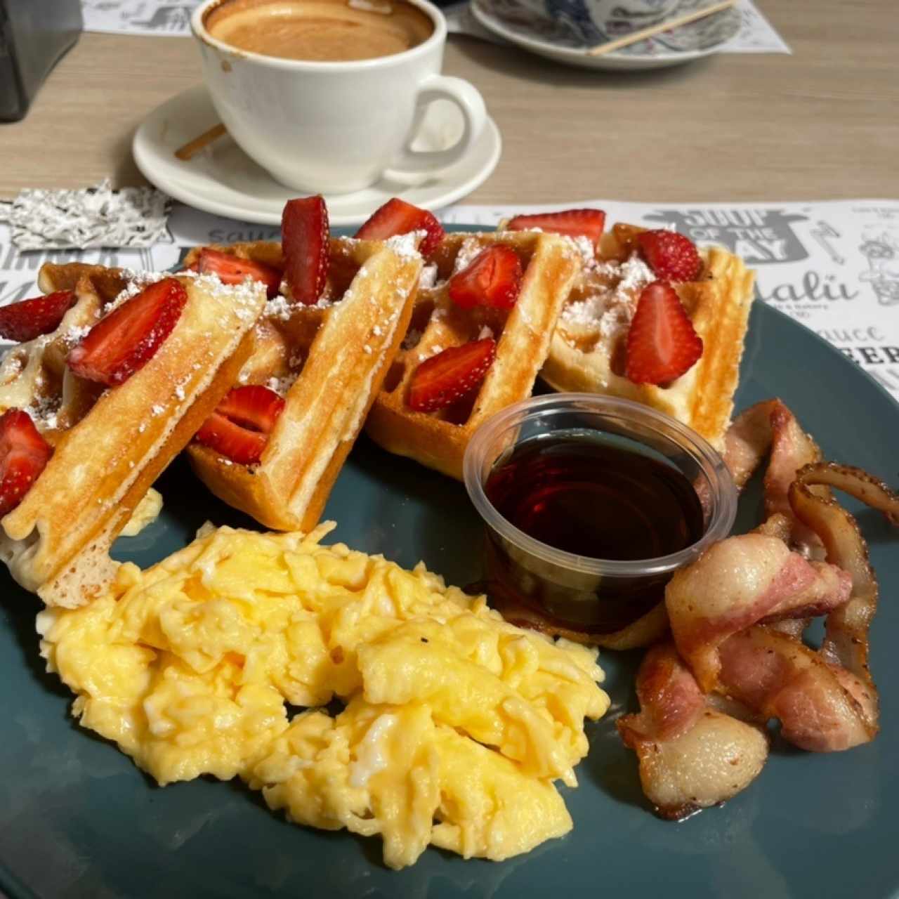 Waffles con fresas 