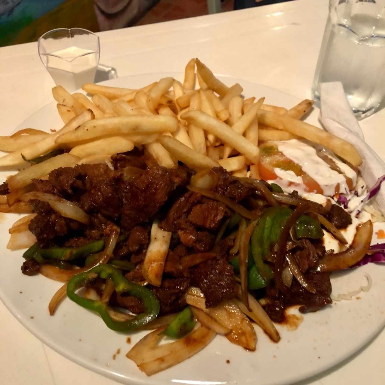 Bistec picado con papas fritas