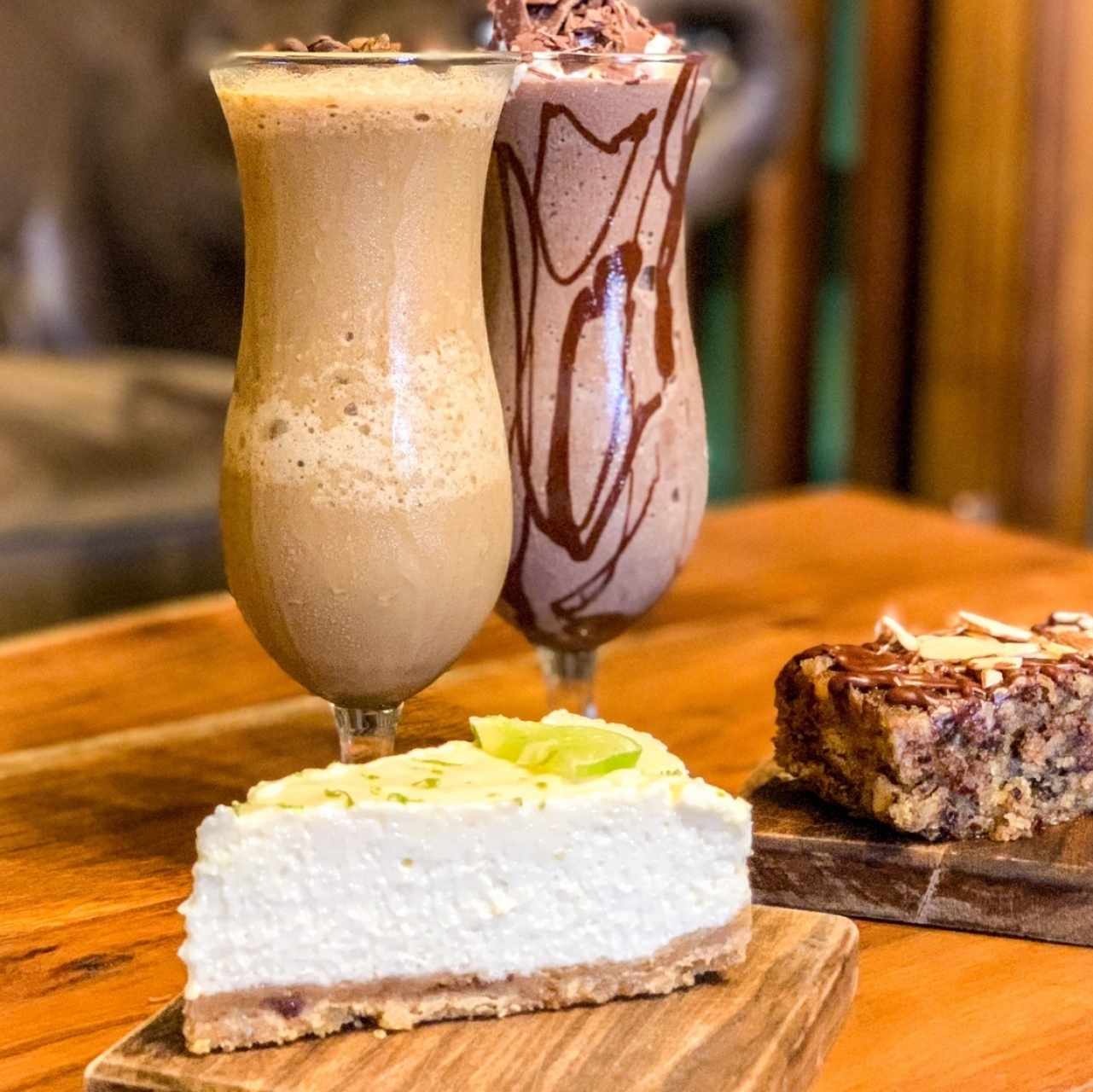 Pie de limón, frappes café y choco