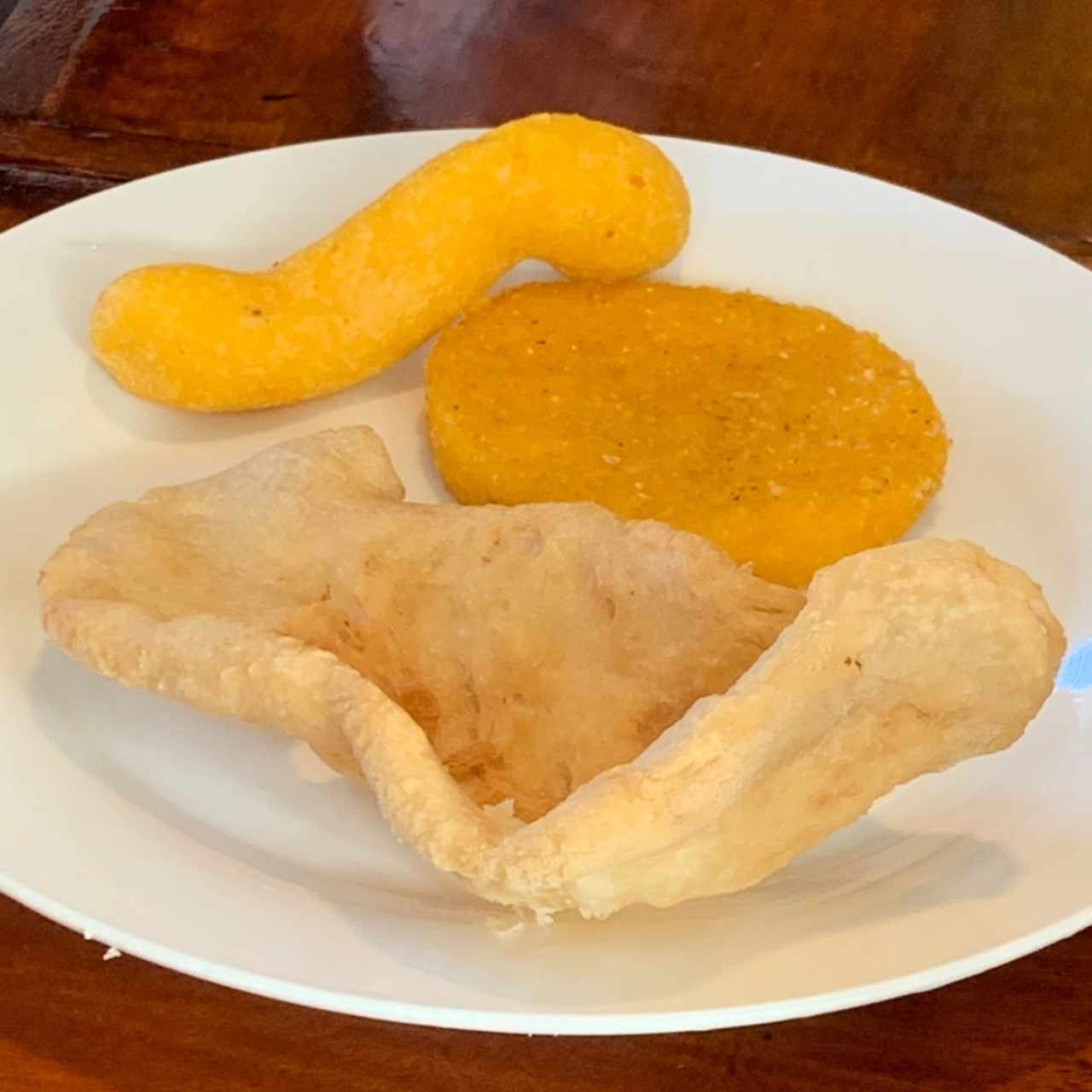 Hojaldre, Tortilla y Almojábano