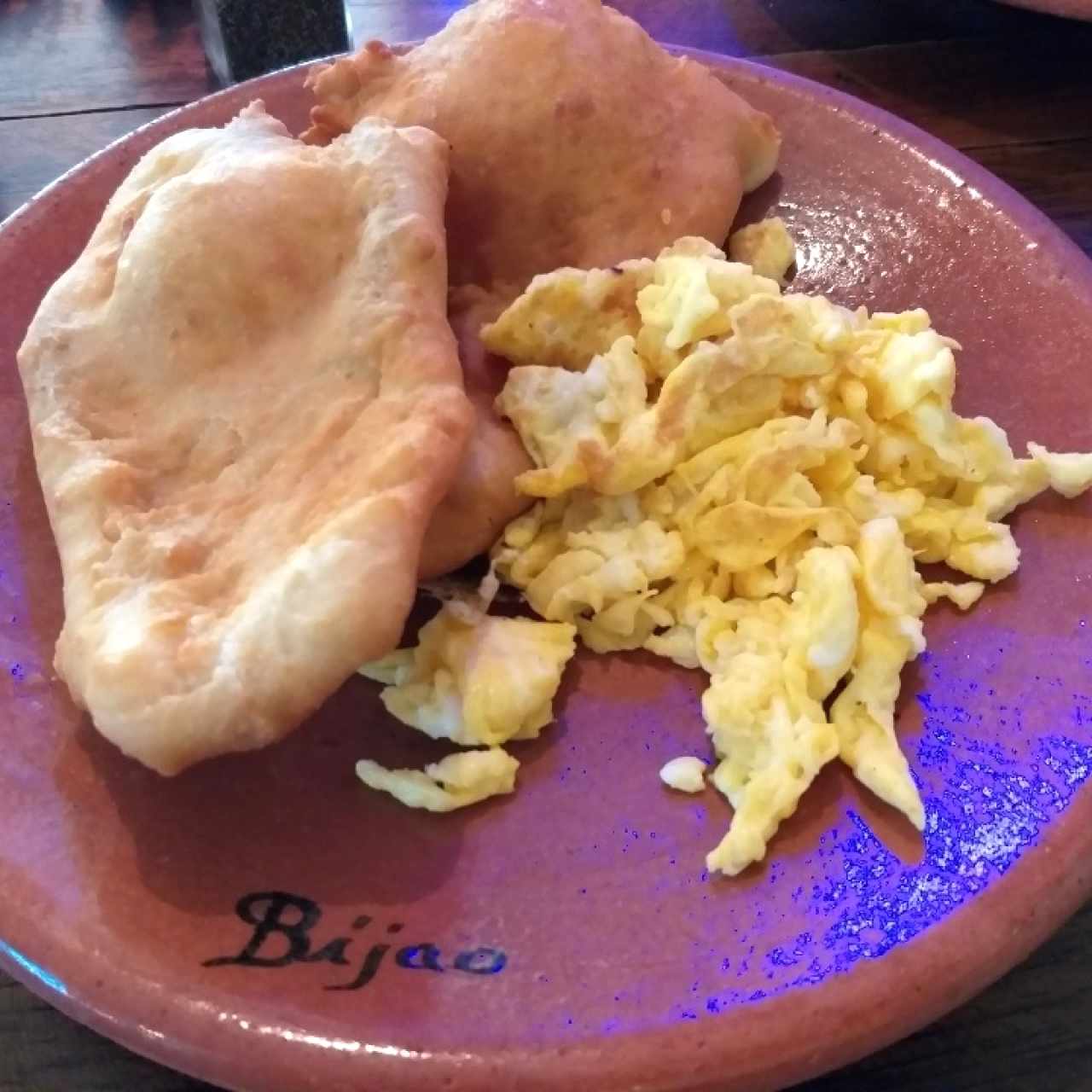 huevos revueltos con hojaldre