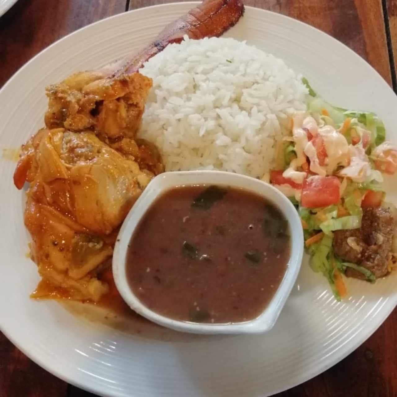 pollo guisado ... comida criolla 