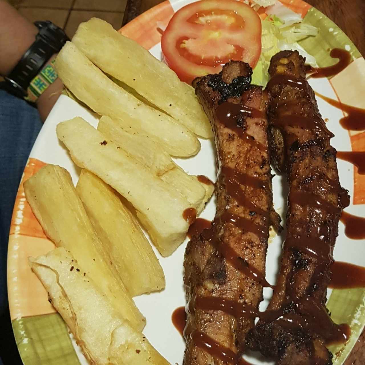 costilla con yuca