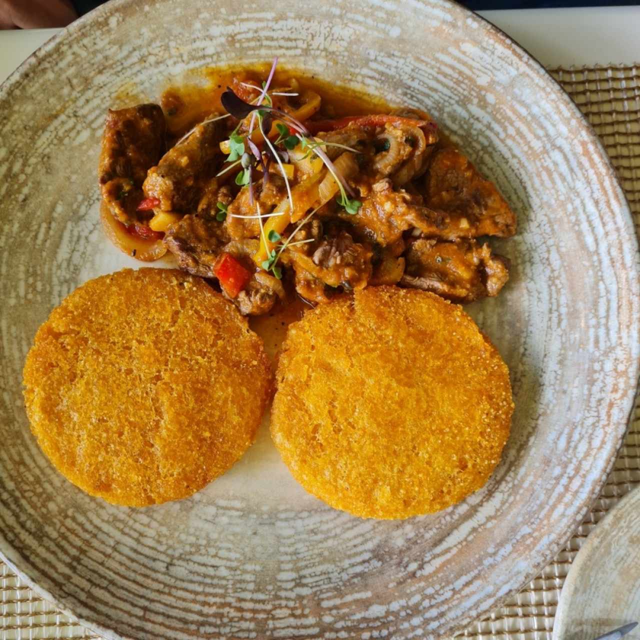 Bistec picado con tortillas 