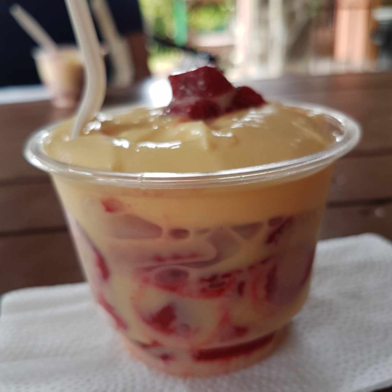 Fresas con natilla y leche condensada