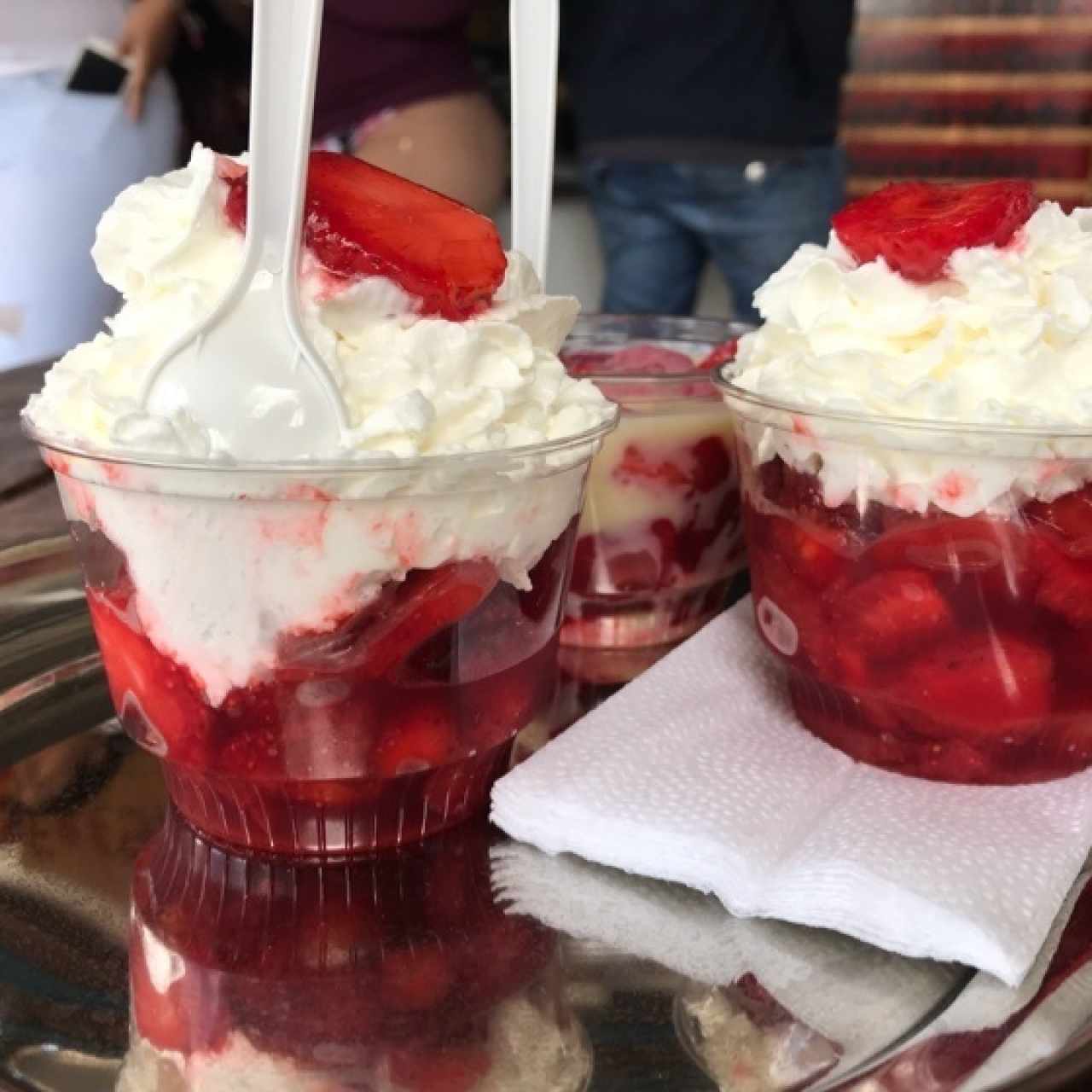 fresas con crema y leche condensada