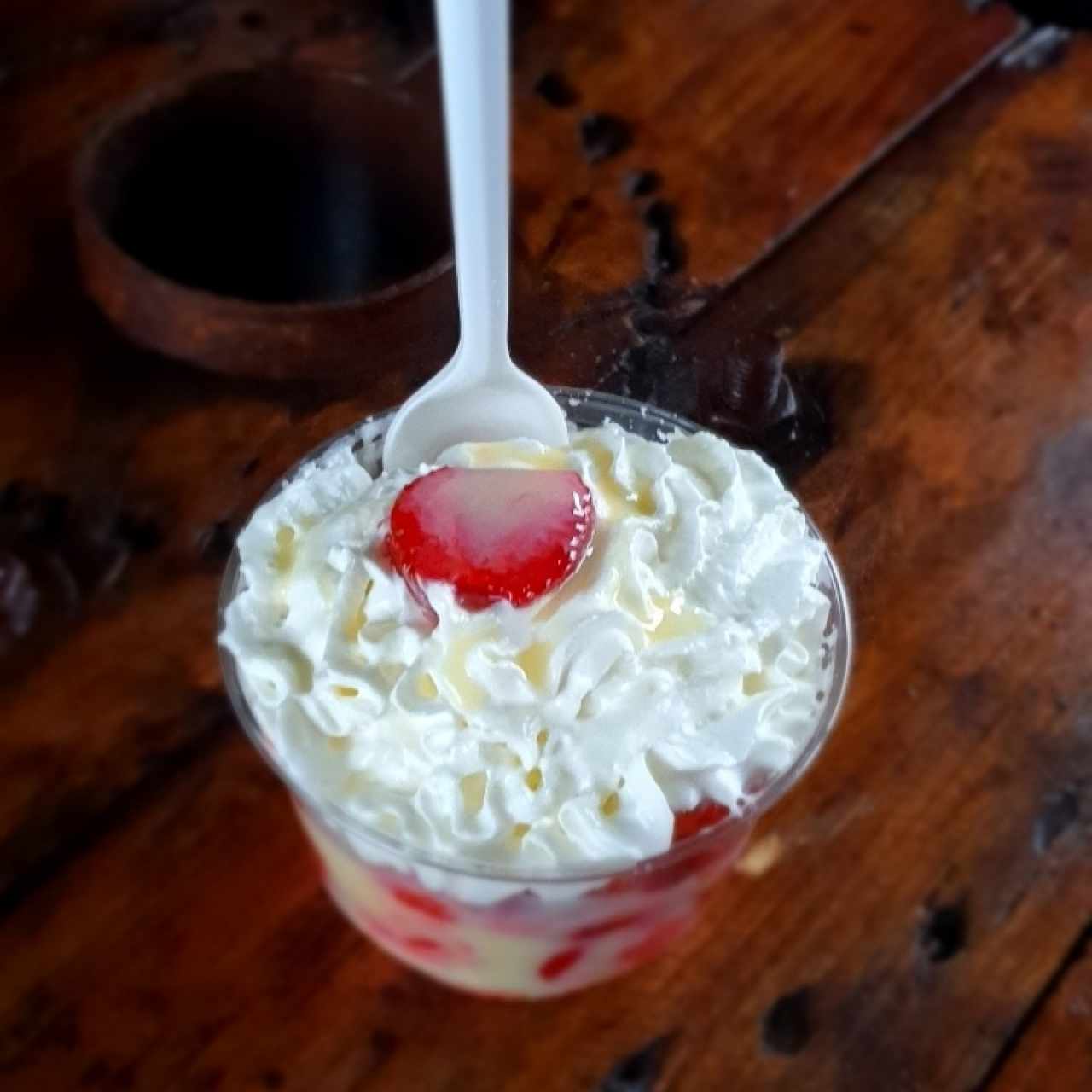 Fresas con Crema y Leche Condensada