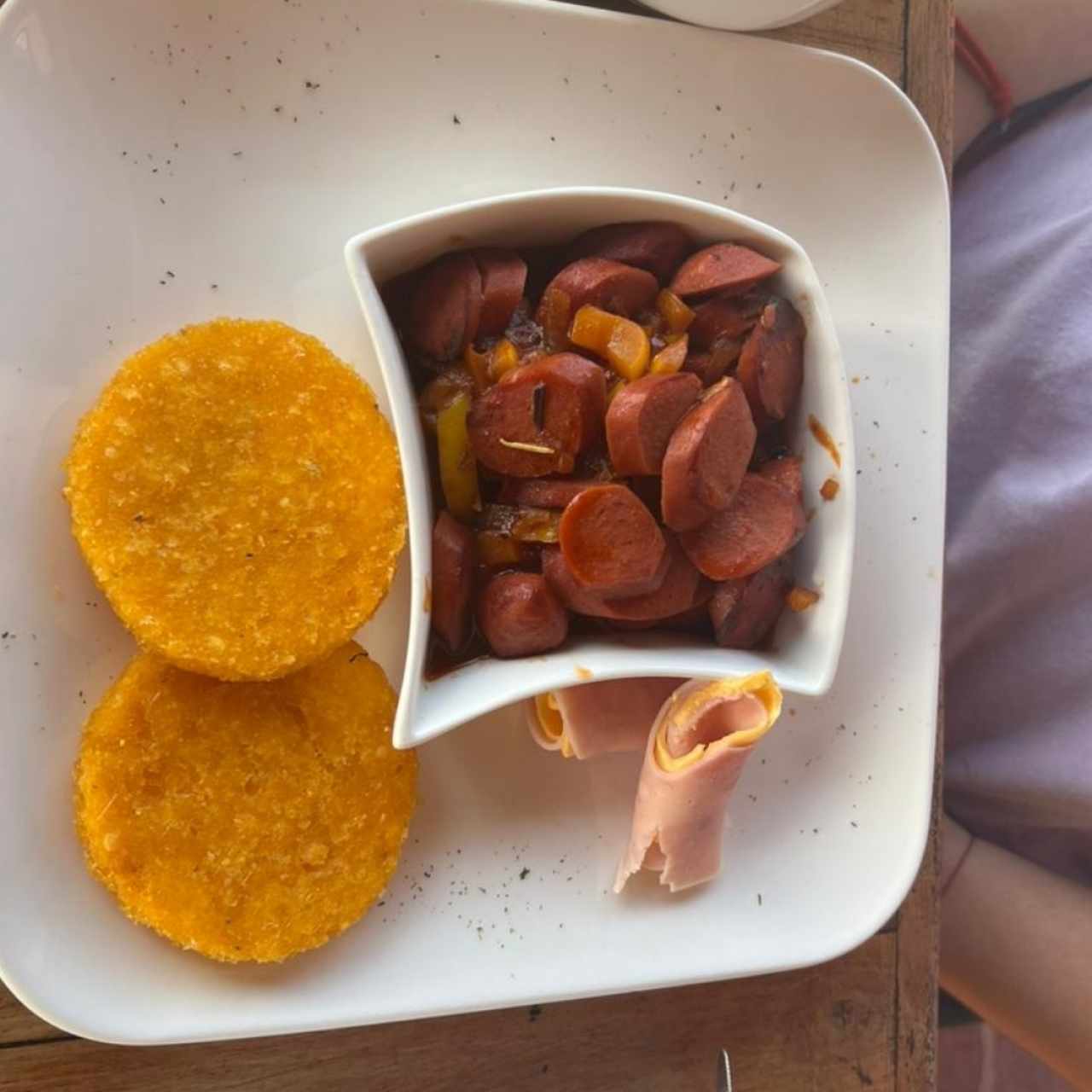 Salchicha guisada con tortilla 