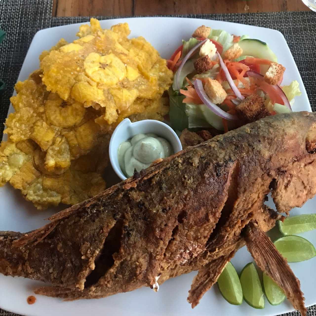 Pescado Frito ( Pargo Rojo) 