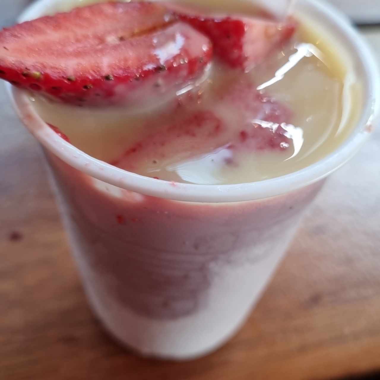 FRESAS CON LECHE CONDENSADA