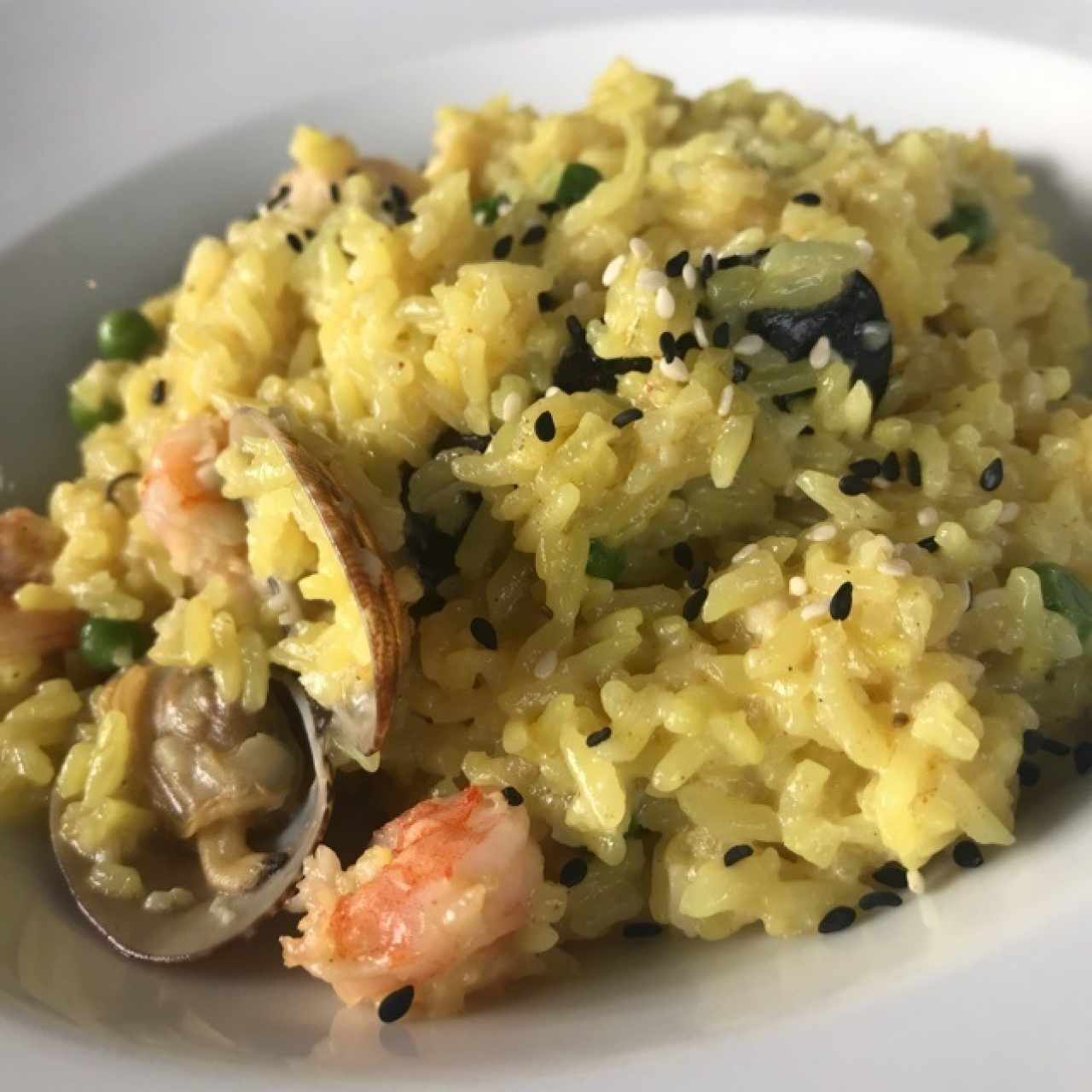 Paella Caribeña con coco