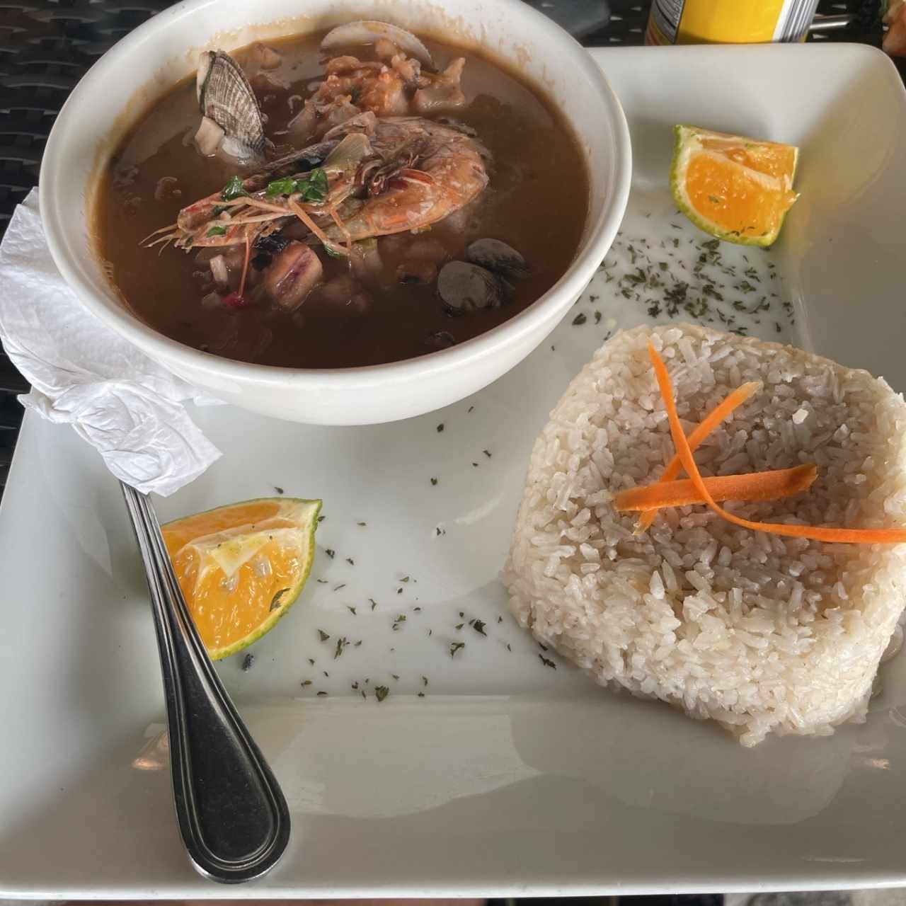 cazuela de mariscos con arroz con coco