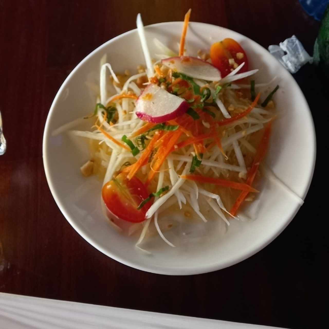 ensalada con aderezo de maní 