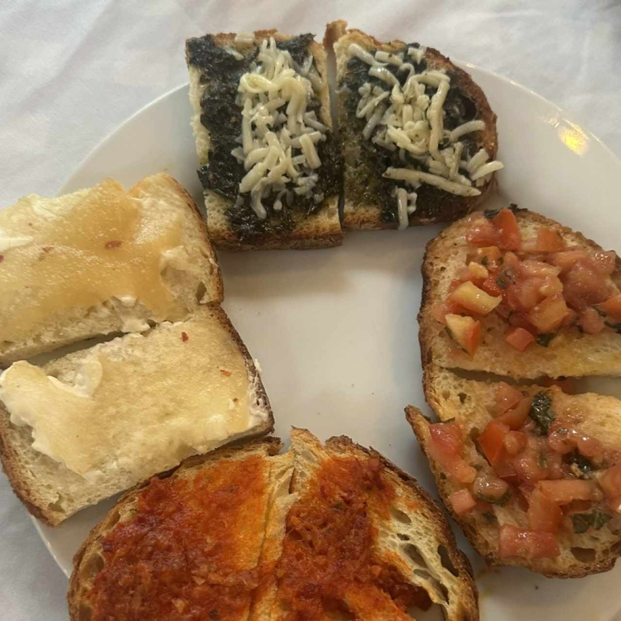 ENTRADAS - BRUSCHETTAS MEDITERRÁNEAS