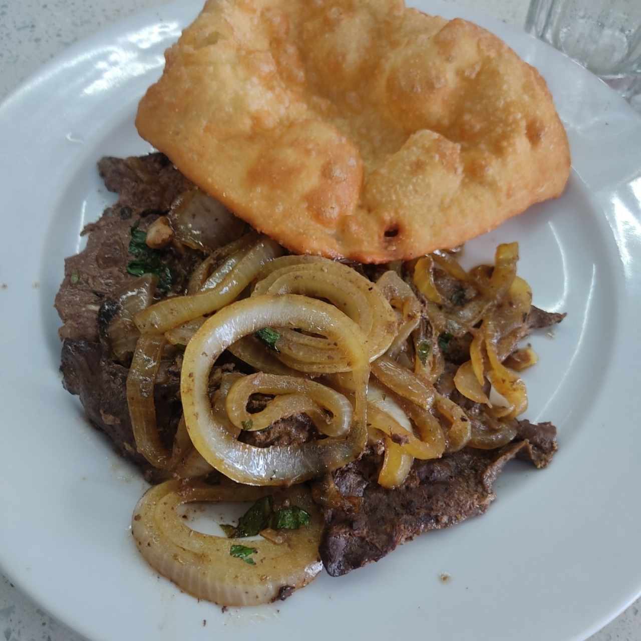 Bistec de hígado con hojaldre 