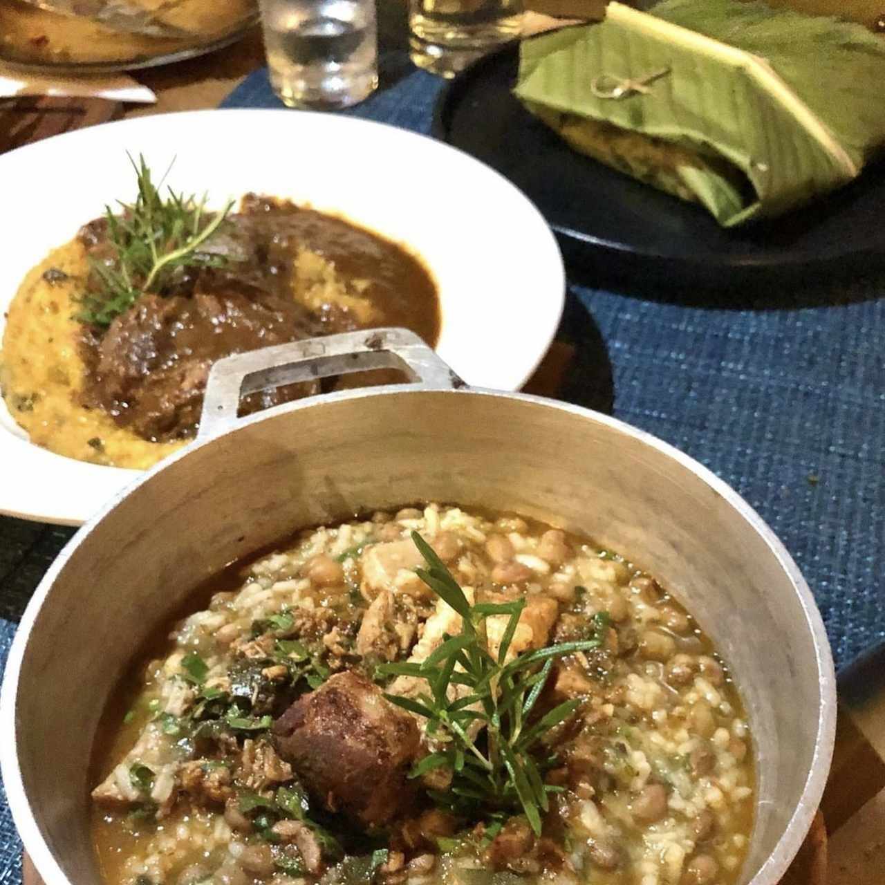 Tamal, mono y guacho.