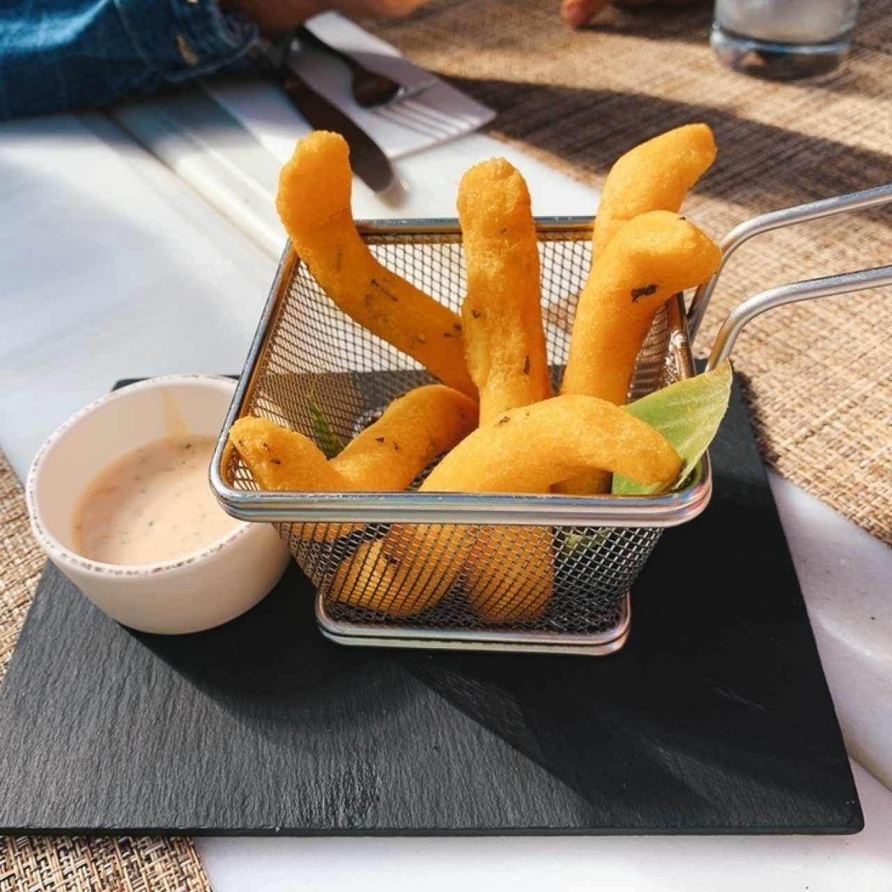ALMOJABANO 