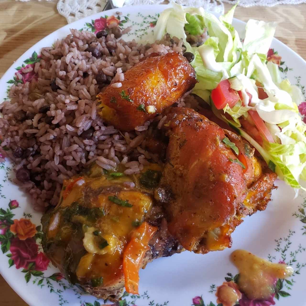 Arroz con Guandú y Pollo Asado