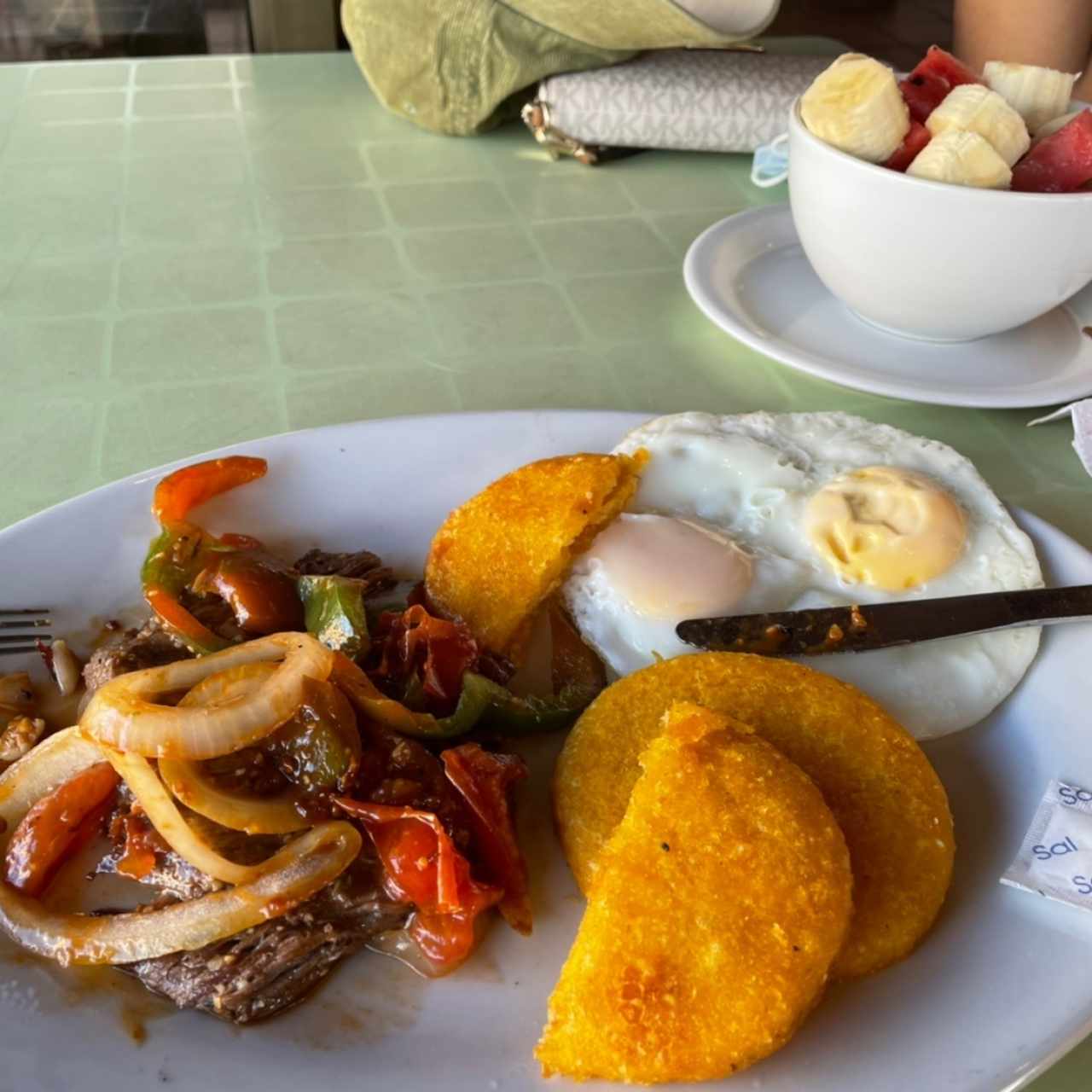 combo bistec, tortilla y huevos