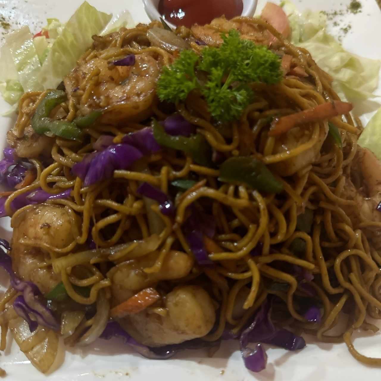 Chow mein de camarón 