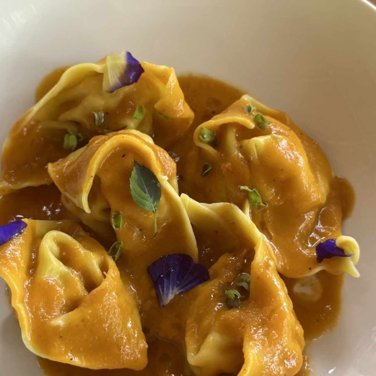 Wonton de langostinos y curry (curry lobster wontons)