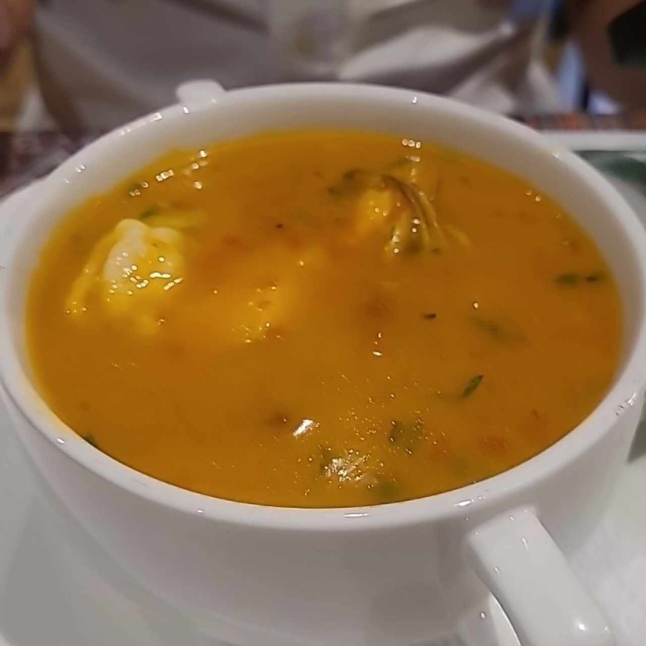 Sopa de Mariscos Levanta Muerto