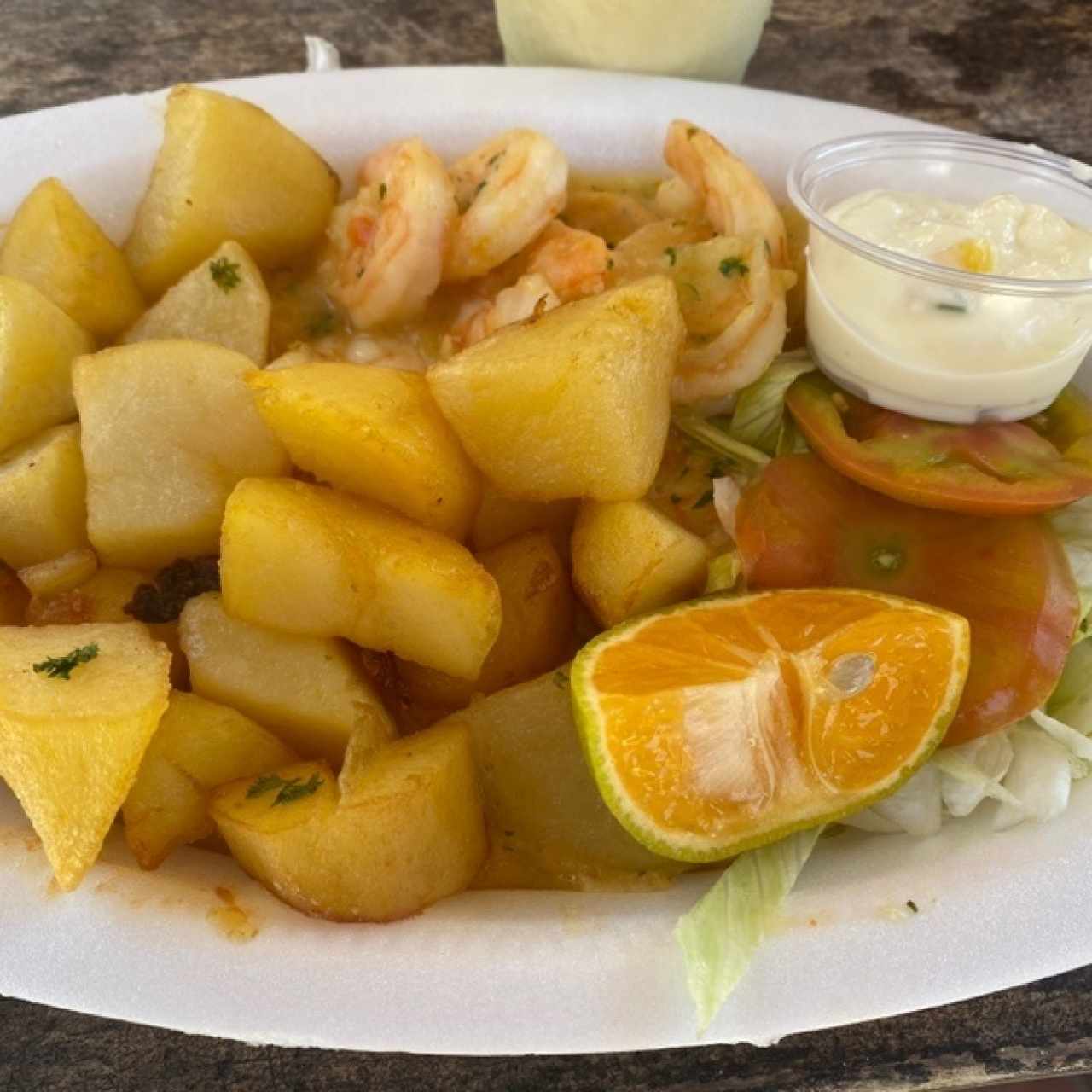 camarones al ajillo con papas salteadas