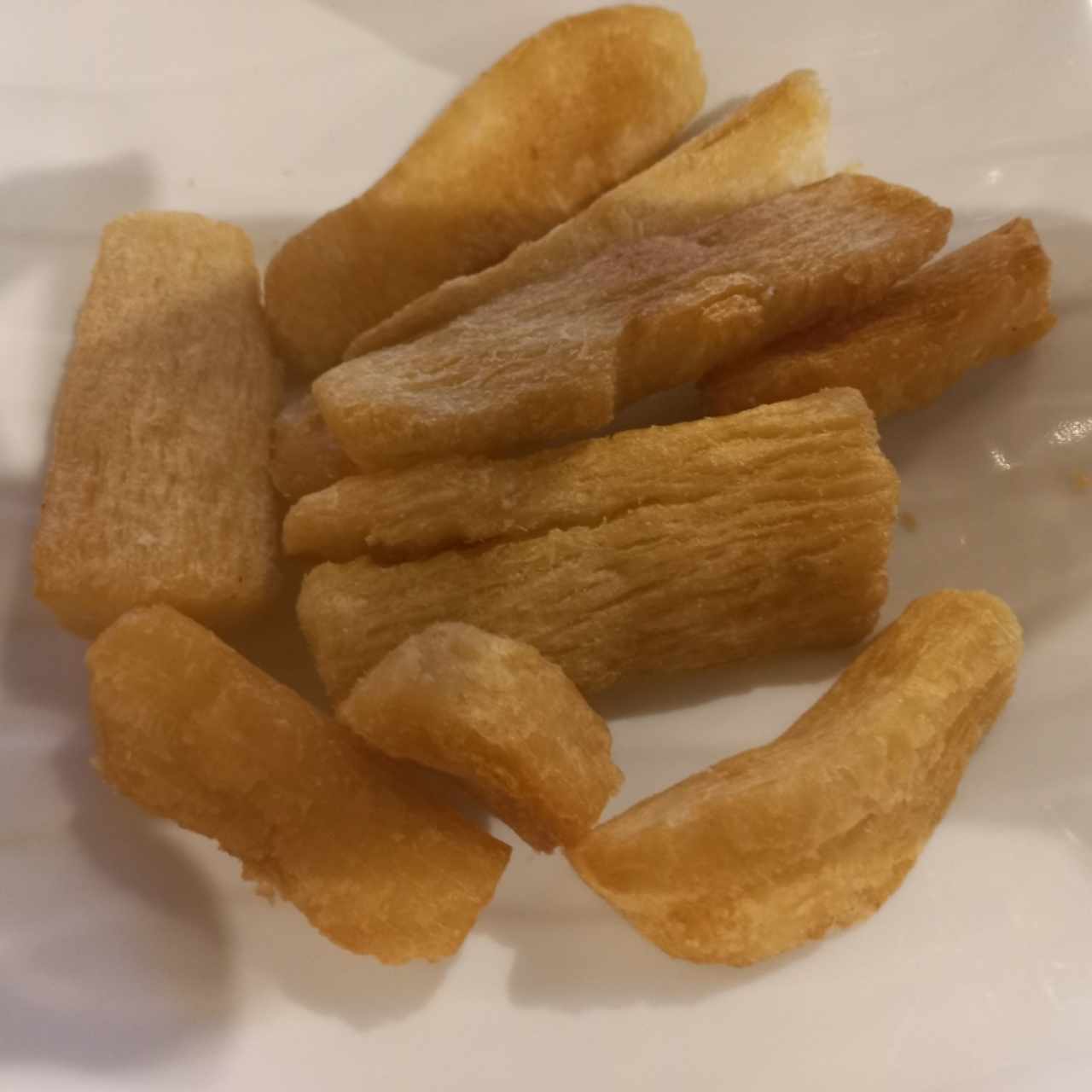 ACOMPAÑAMIENTO - YUCA FRITA