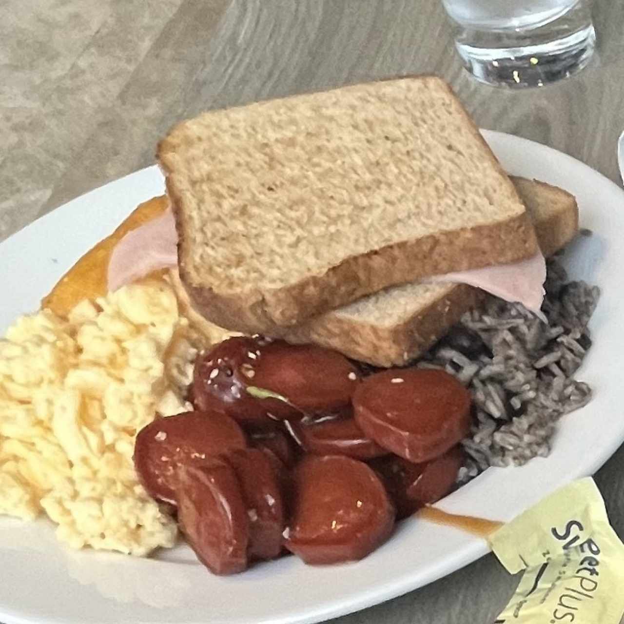 Gallo pinto variado desayuno