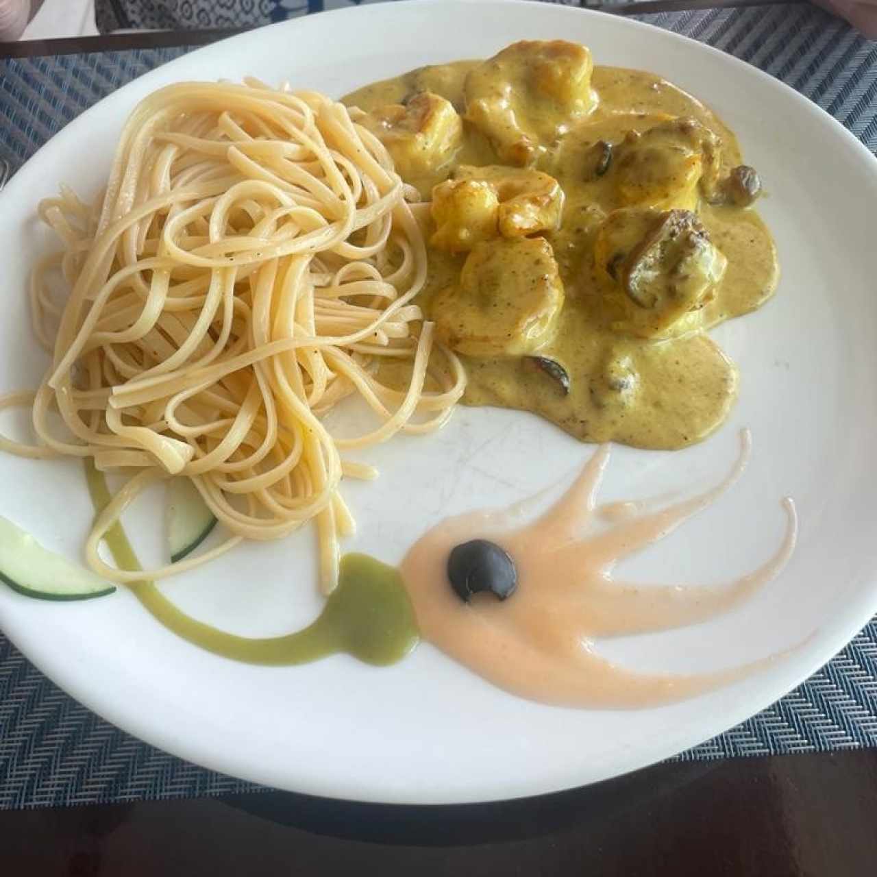 Langostinos al Curry con Linguini