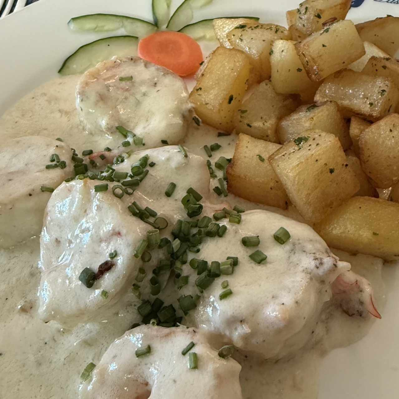 Langostinos Apanados Con Coco y Pan Rallado en Salsa de Malibu
